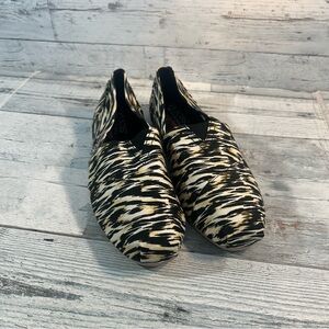 Toms BOBS Womens Alpargata Natural Liger Print Shoes Size 10